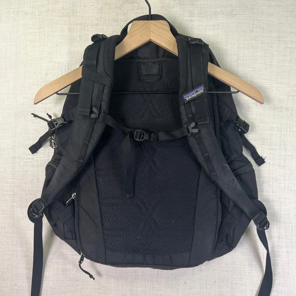 Patagonia Black Paxat 30L Backpack TSA Laptop‎ Tablet Sleeve Daypack Outdoor USA